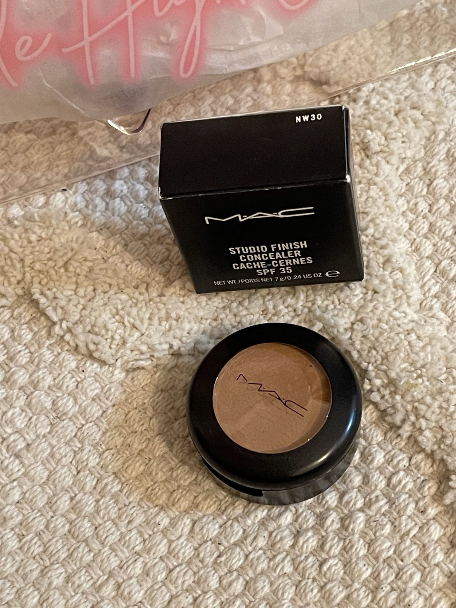 Corrector MAC Studio Finish NW30 Nuevo