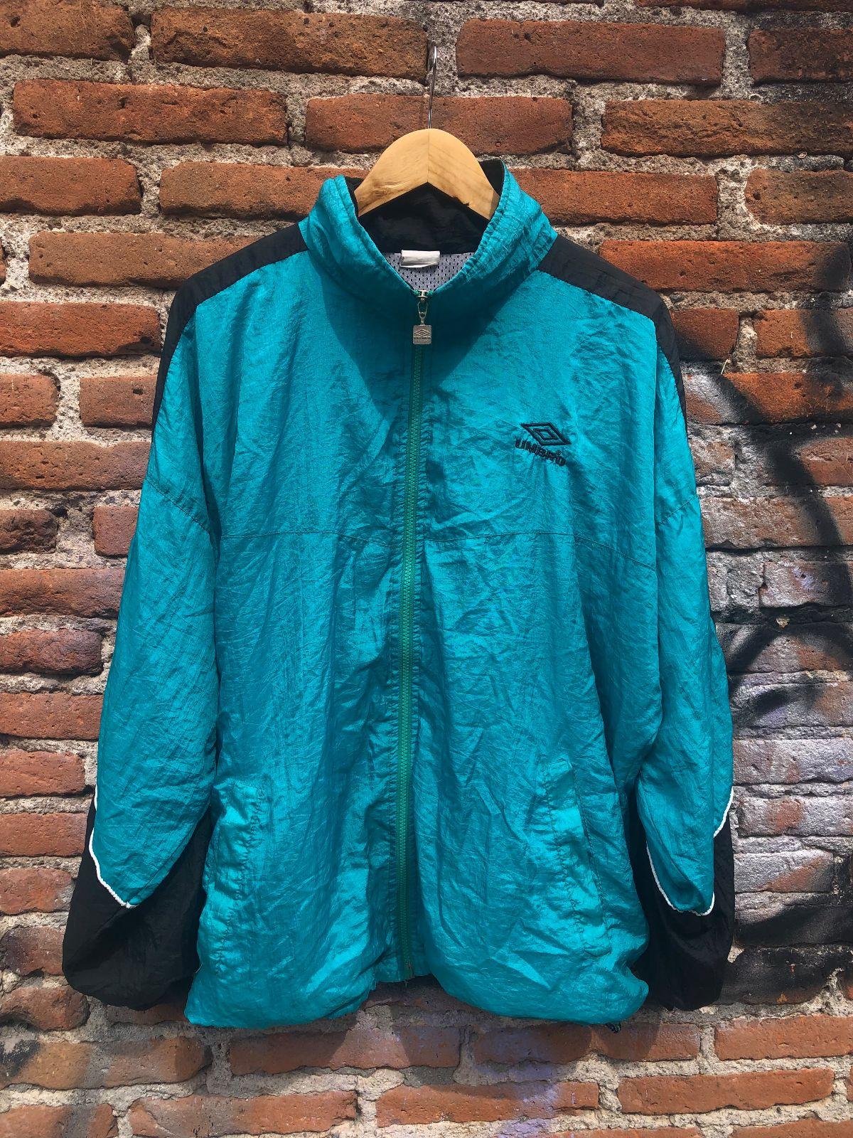 Chamarra Windbreaker Vintage Umbro 80s Talla L ajustable 