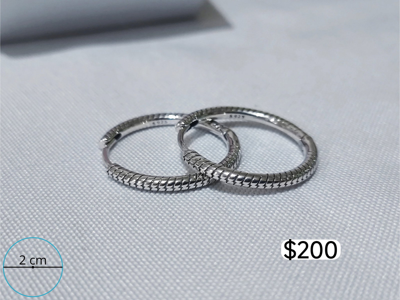Arracadas para charms 