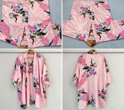 Bata tipo Kimono de satinado rosa