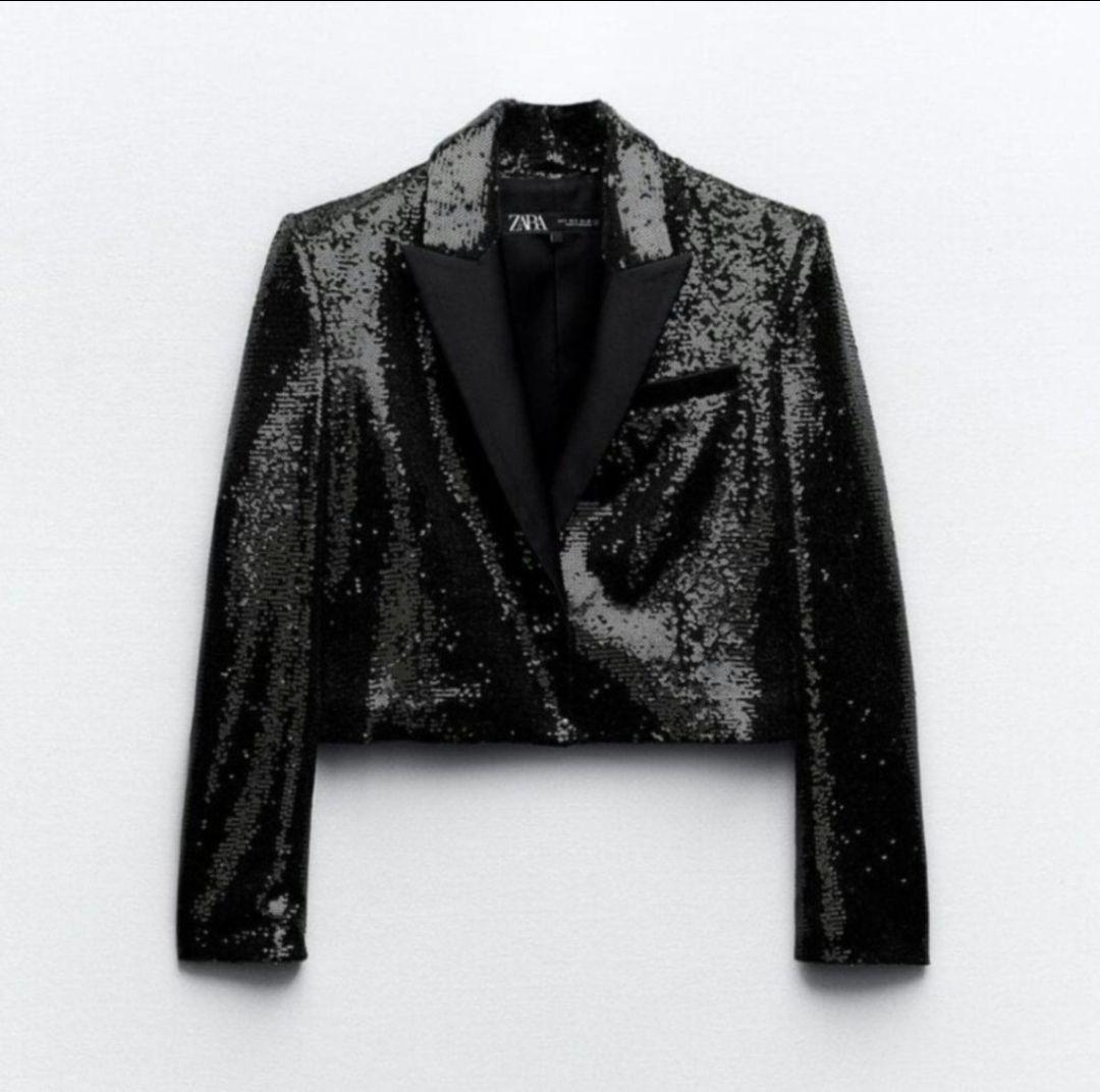 Chamarra de lentejuelas negra de Zara TXCH 