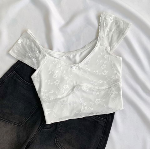 Crop Top Blanco de Mesh con Detalles Florales