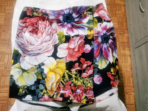 Hermoso short con estampo floral.