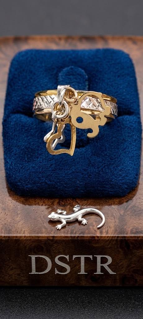 Anillo con Dijes Colgantes Múltiples (Estrella, Corazón y Elefante) talla 7