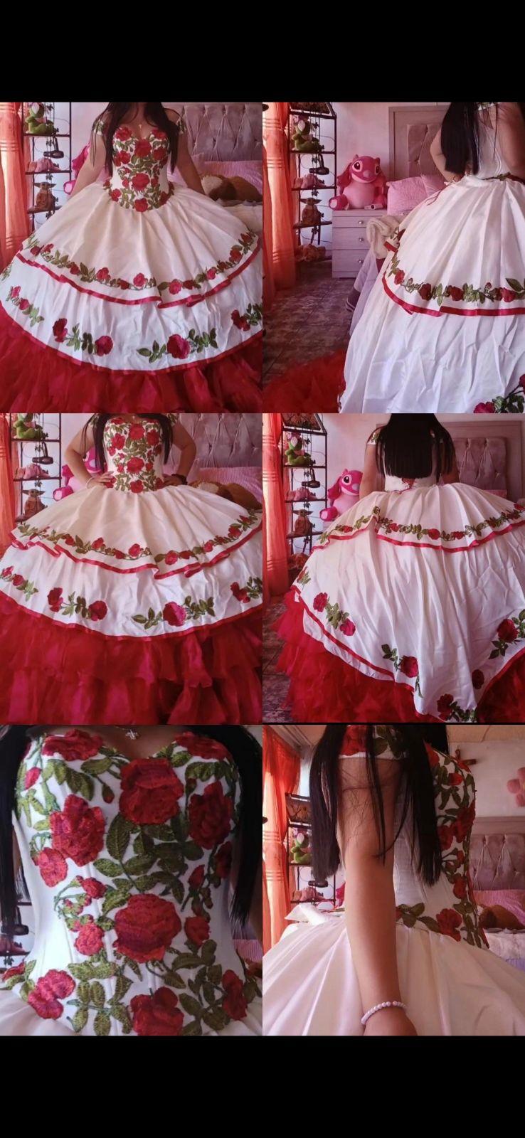 Vestido de Quinceaños con Flores y Accesorios