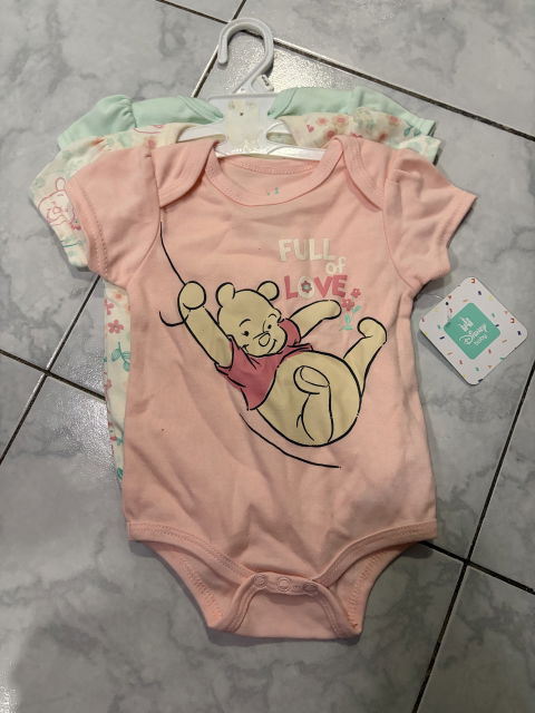 Conjunto Disney de Bodys para Bebé 6-9Meses - Nuevo