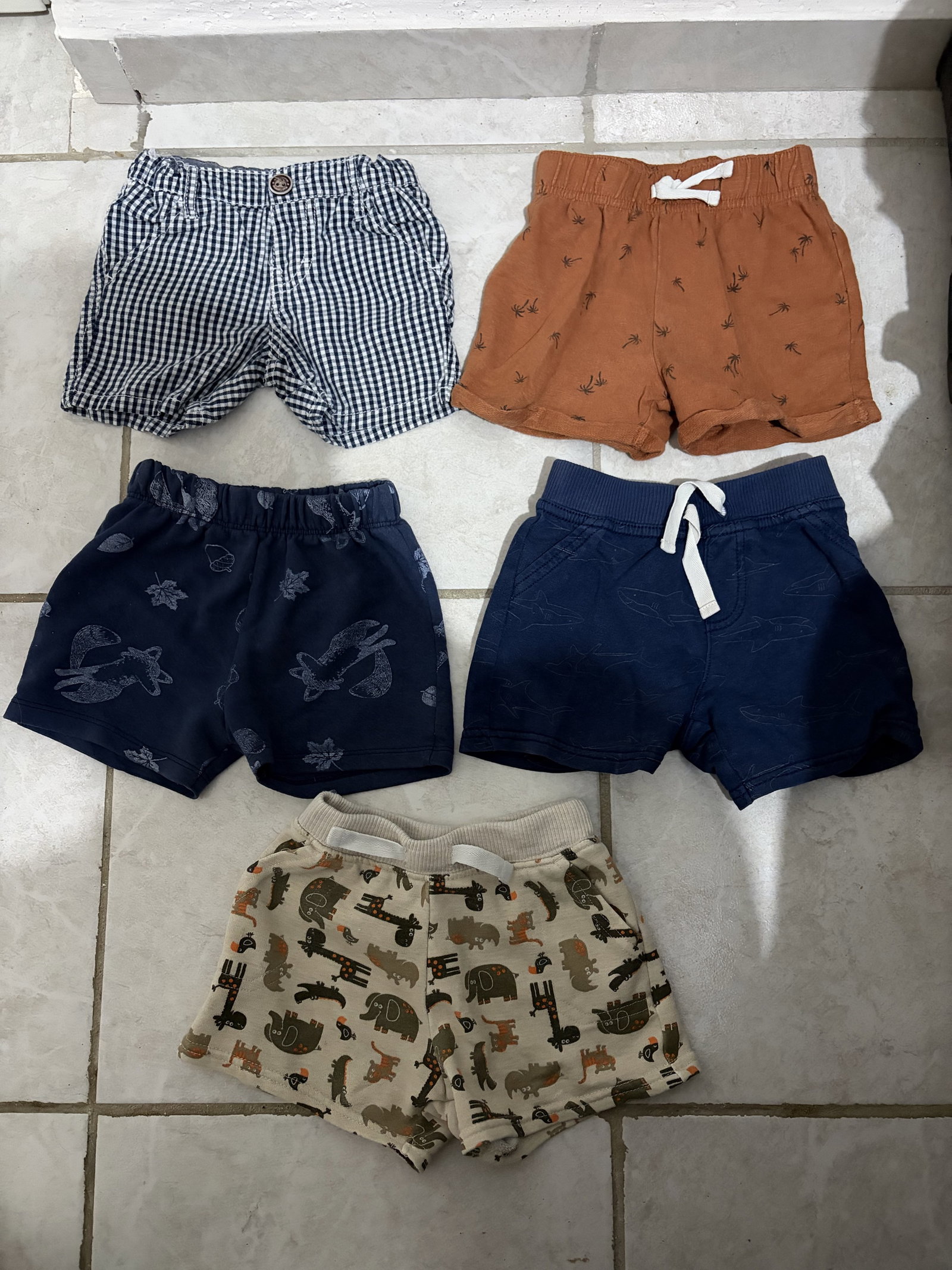 Lote de 5 shorts para bebé niño talla 12/18 meses