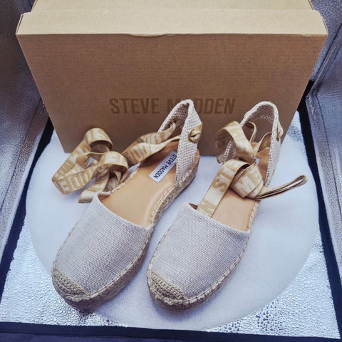 Alpargata Steve Madden Beige Nueva con Cinta Ajustable