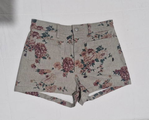 Shorts de mezclilla con estampado floral Universal Thread Talla 8