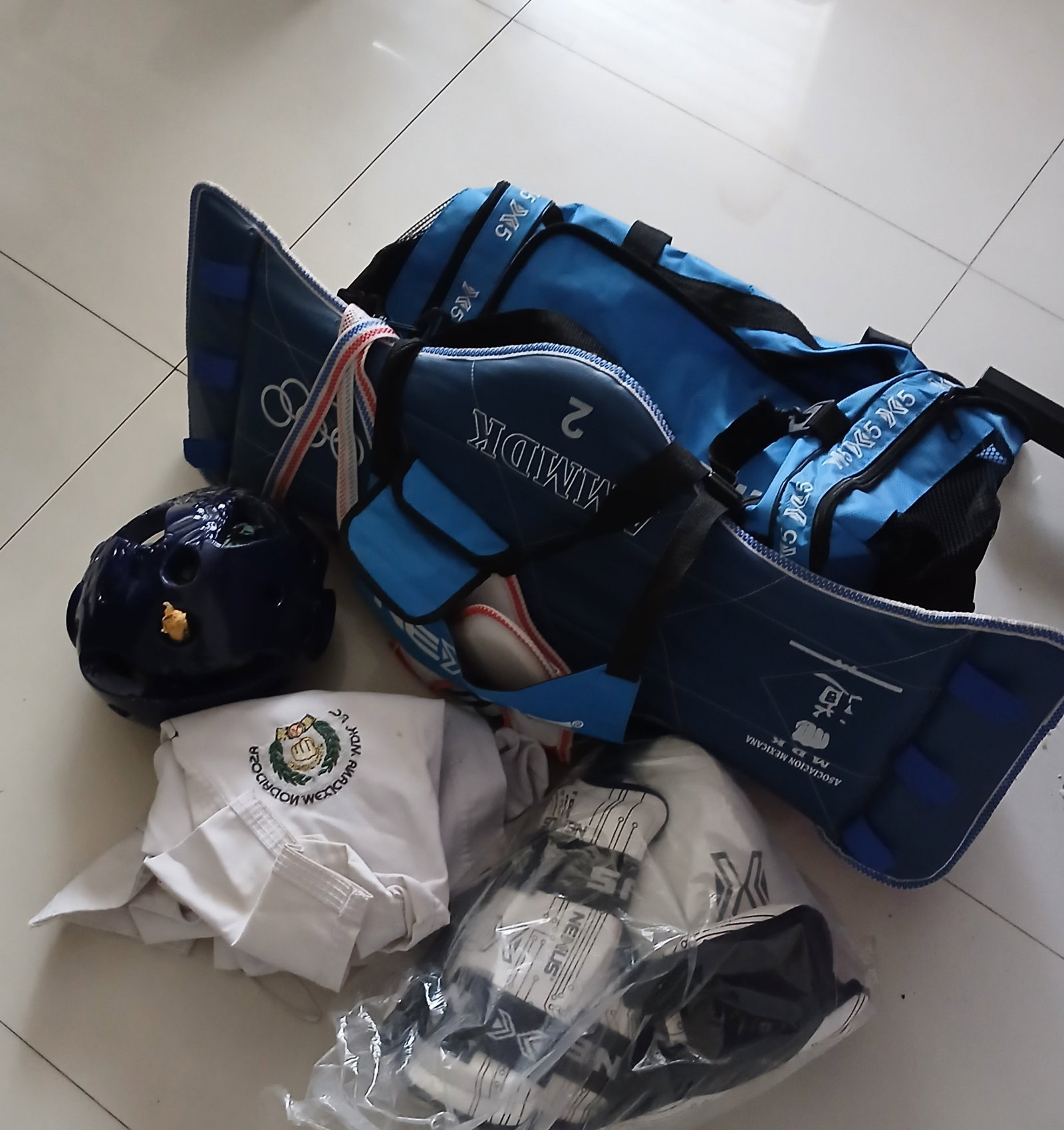 Equipo de Taekwondo para Niño - Mochila, Traje, Casco y Protección