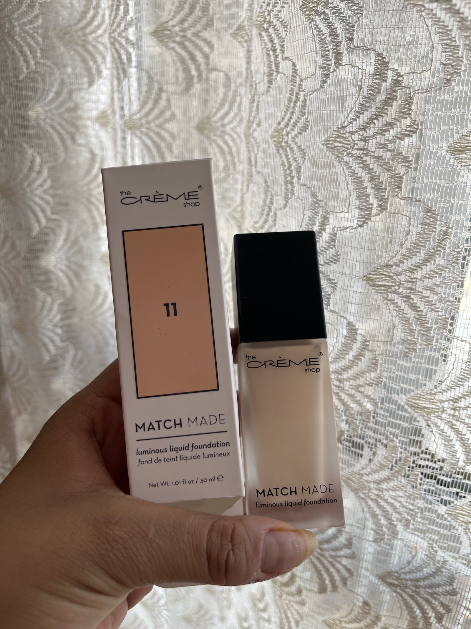 Base de maquillaje The Crème Shop Match Made Luminous Liquid Foundation Tono 11