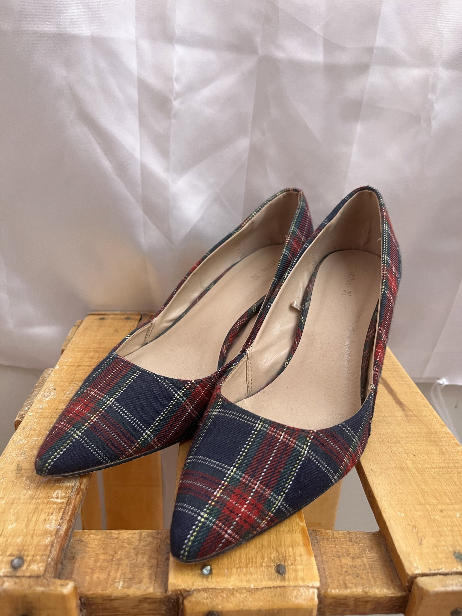 Stilettos tartán marca Lefties talla 39