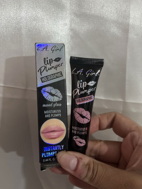L.A. Girl Lip Plumper Holographic GLP529 - Nuevo
