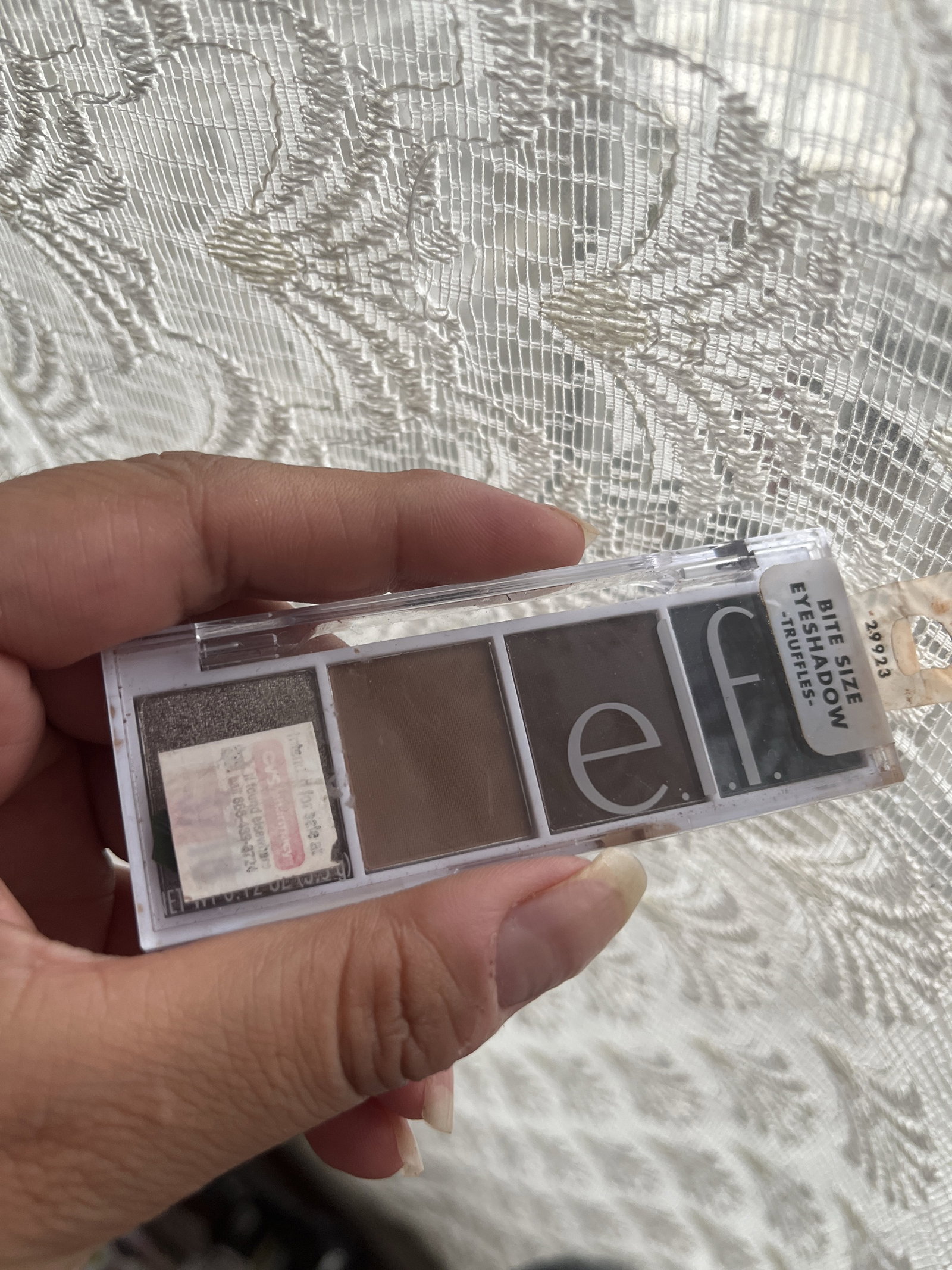 e.l.f. BITE SIZE EYESHADOW tono 29923 Truffles - Nueva