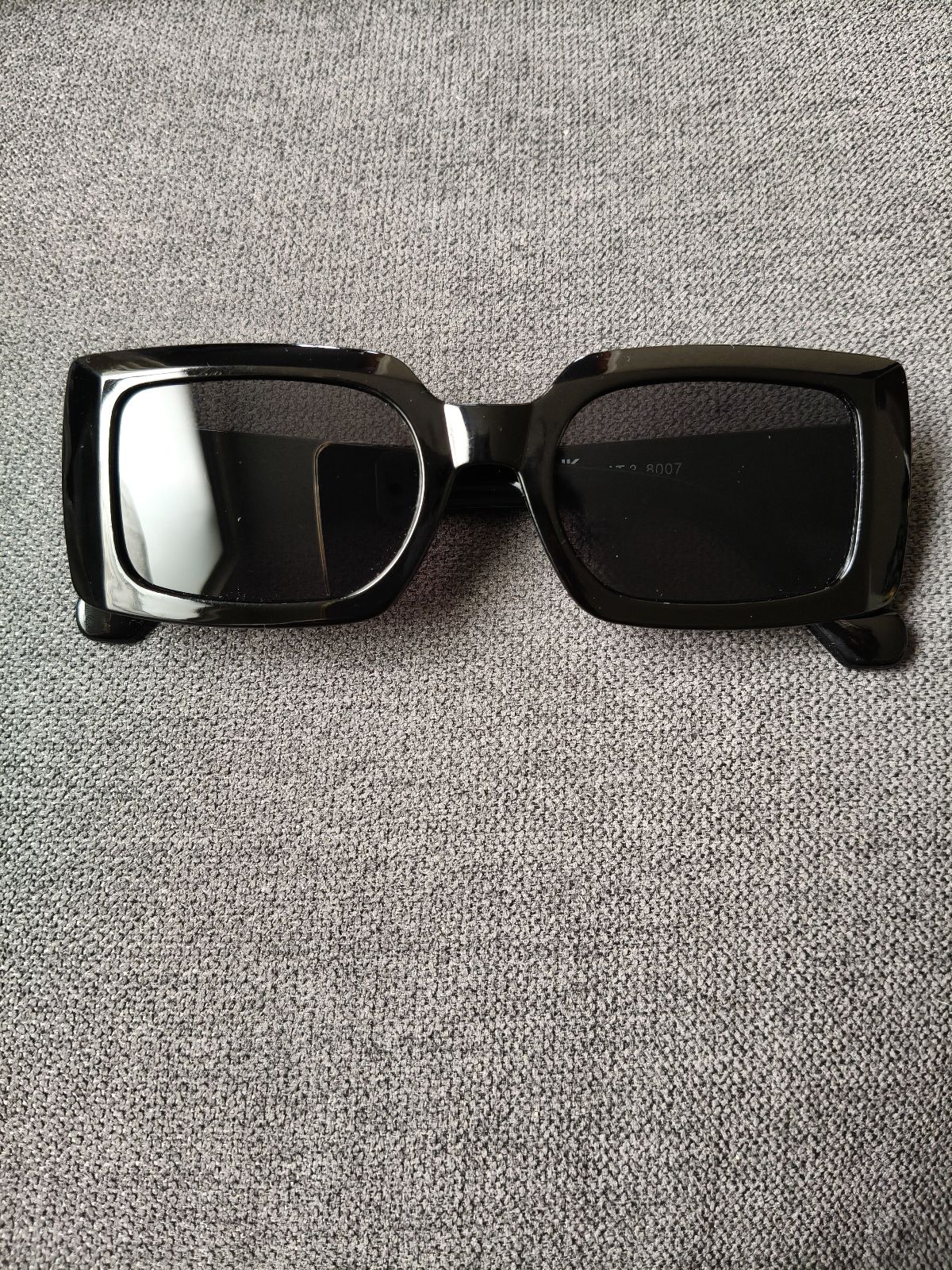 Gafas de sol, negras. 