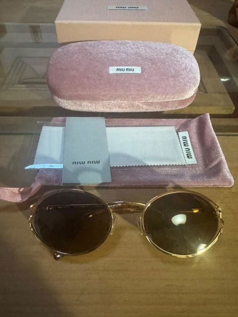 Lentes Miu Miu originales totalmente nuevos con accesorios
