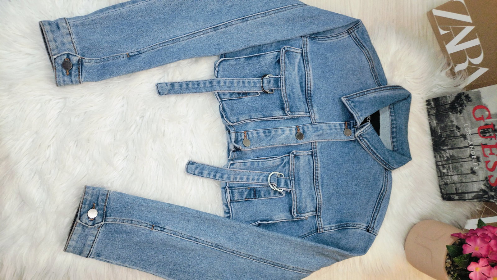 Chamarra de Mezclilla Crop Fashonnova en Buen Estado