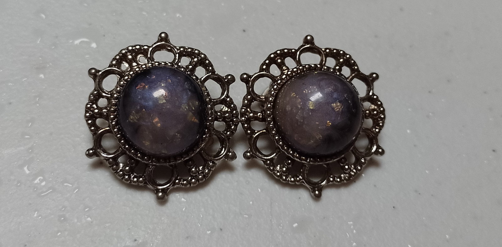 Aretes Vintage de Clip en Metal y Resina