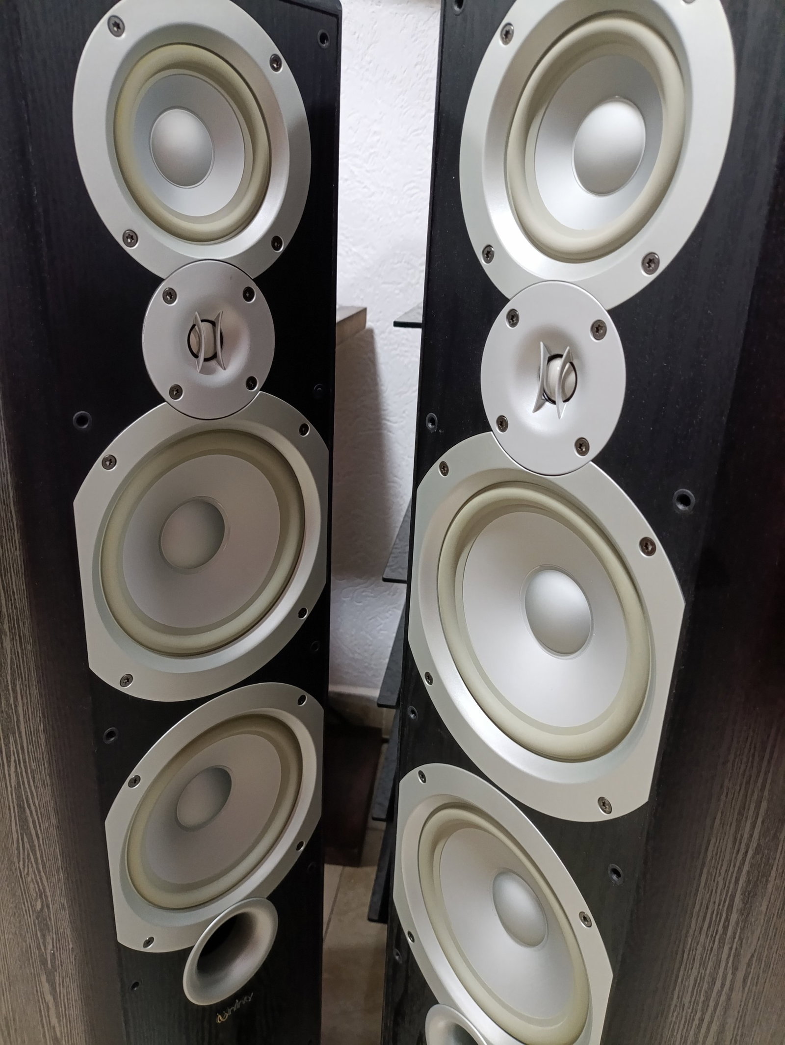 Bocinas de Torre Infinity P363 en Buen Estado