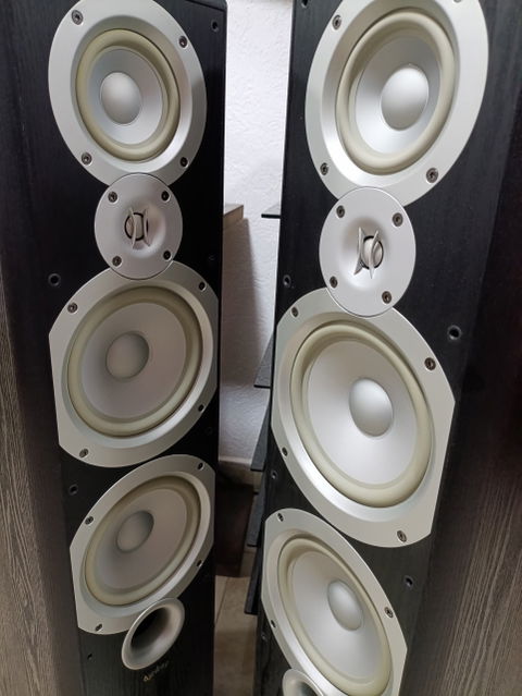 Bocinas de Torre Infinity P363 en Buen Estado