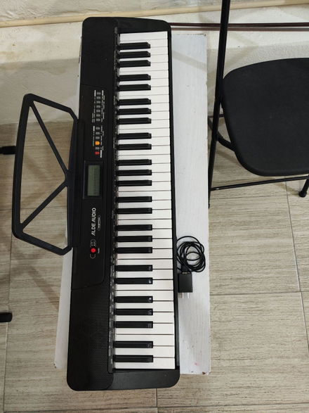 Teclado 5 octavas marca Alde Audio