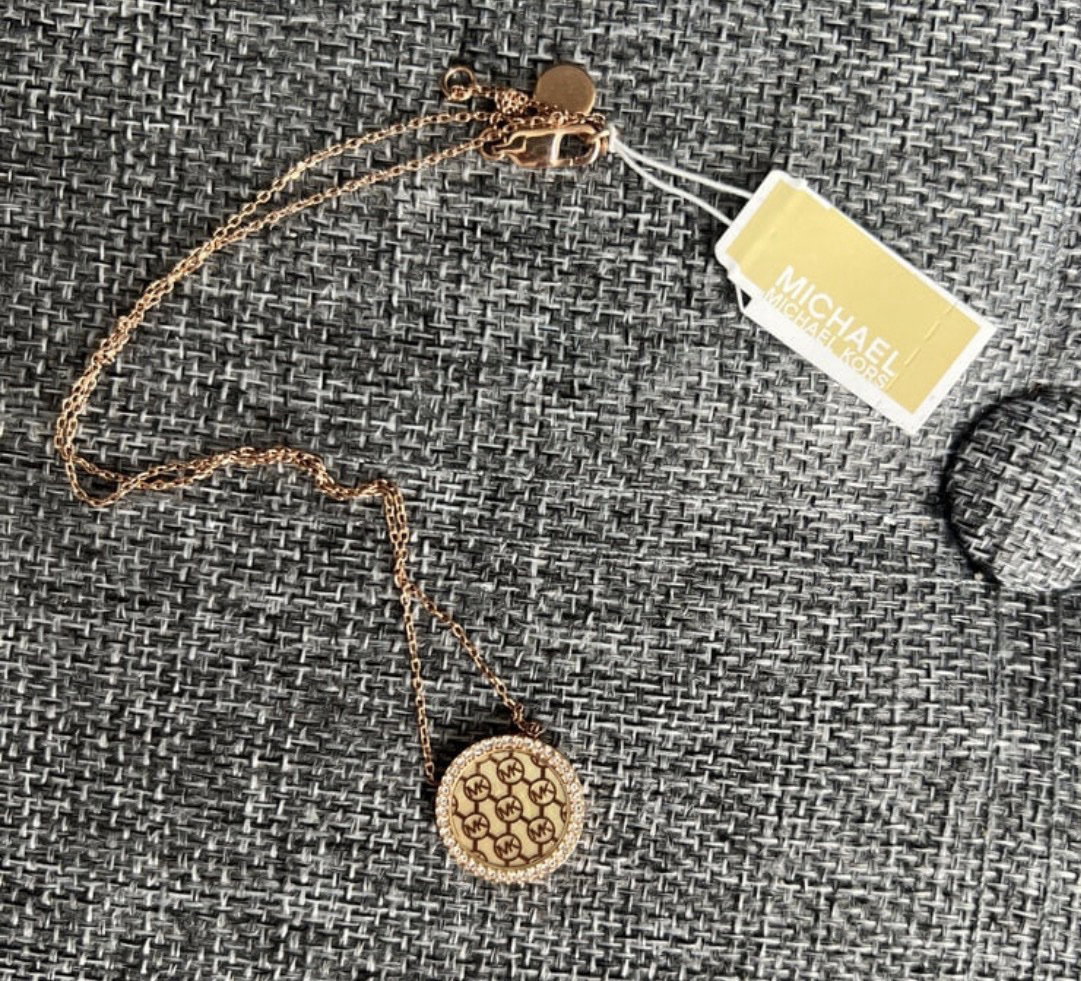 Collar nuevo Michael Kors 