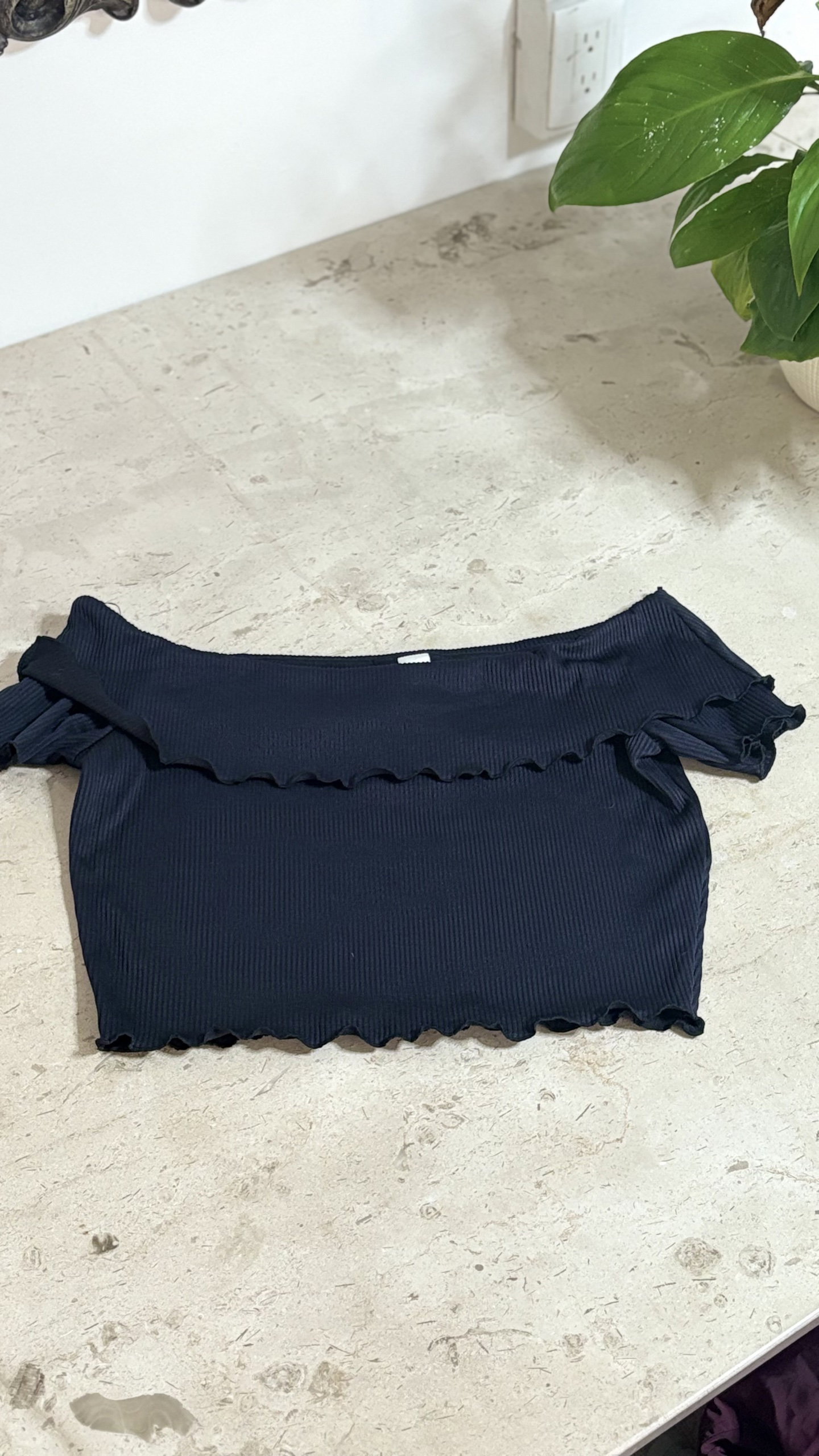 Top Corto Negro H&M con Mangas Cortas