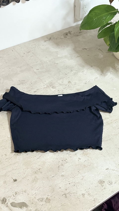 Top Corto Negro H&M con Mangas Cortas
