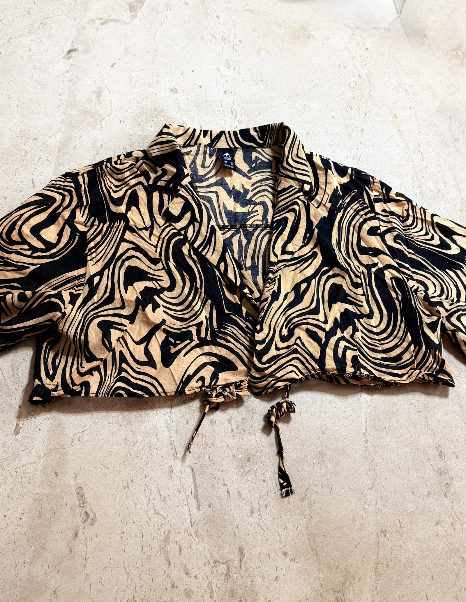 Camisa corta XL (Viene reducida a CH o M) 