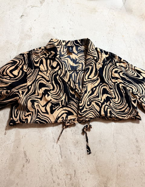 Camisa corta XL (Viene reducida a CH o M)