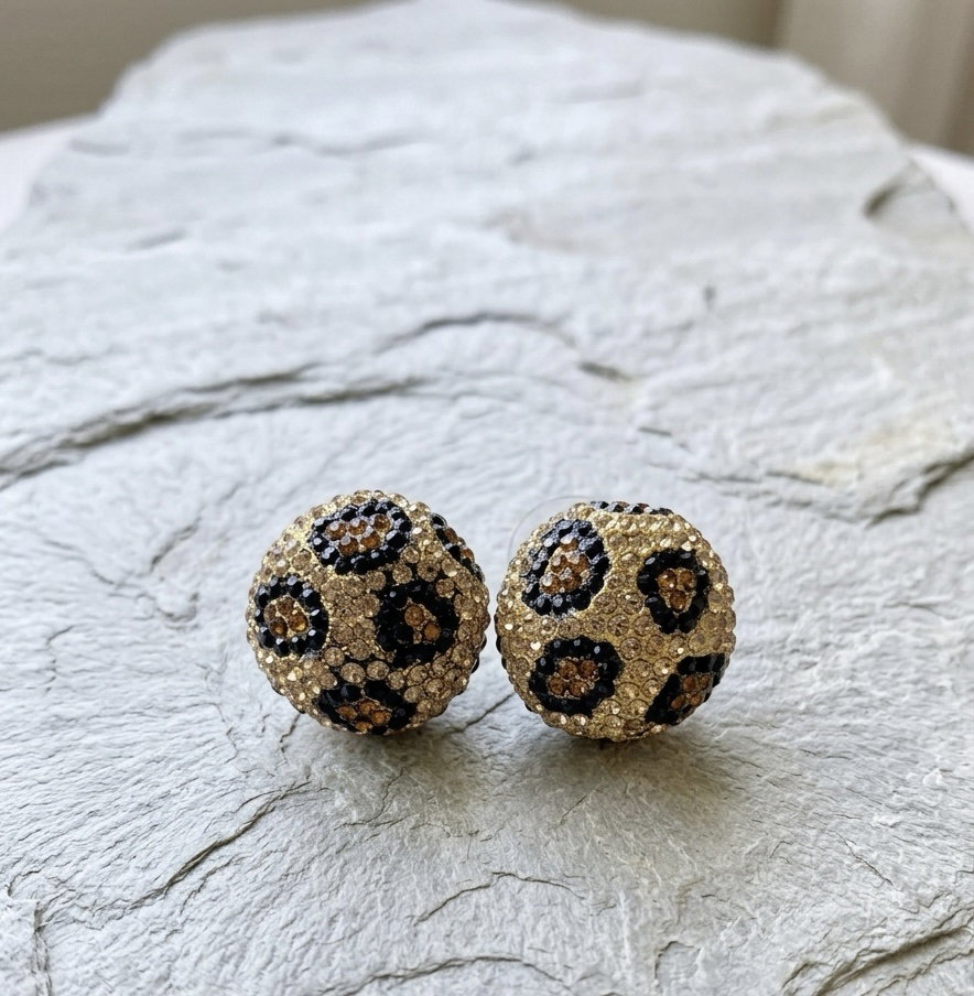 Aretes Leopardo Redondos con Brillos Nuevos