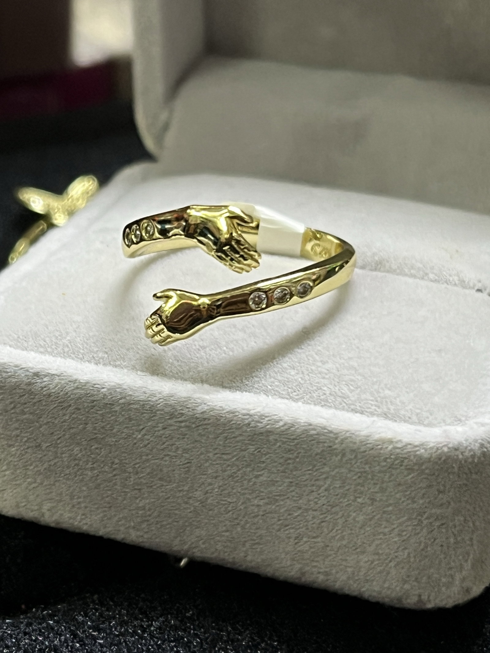 Anillo Abrazo de oro laminado 