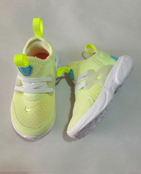 Tenis Nike #12 en excelente estado