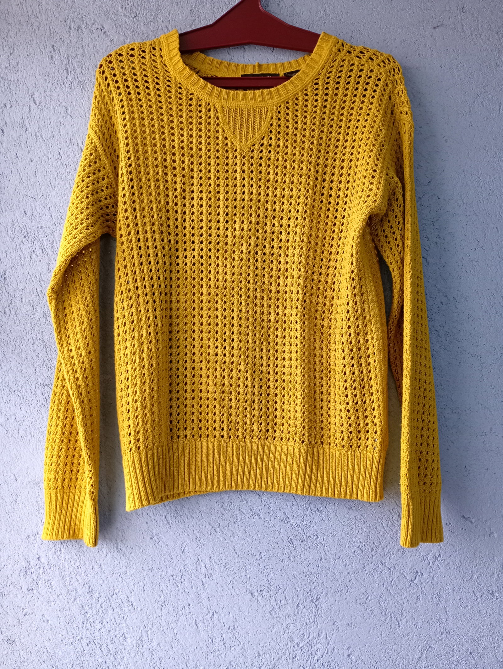 sueter de punto color mostaza