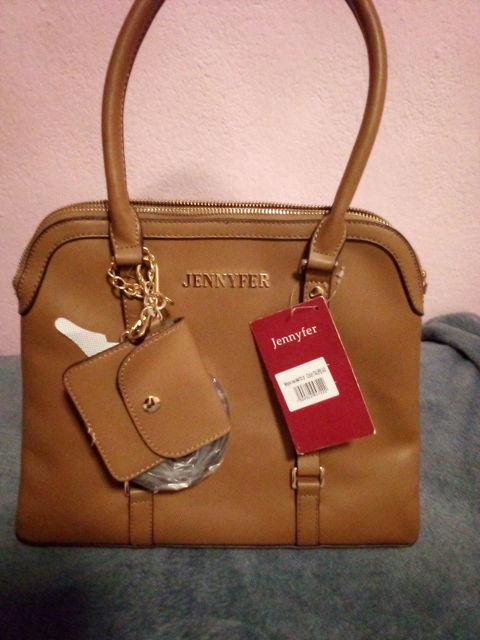 Bolsa mediana color miel marca Jenifer nueva con etiqueta