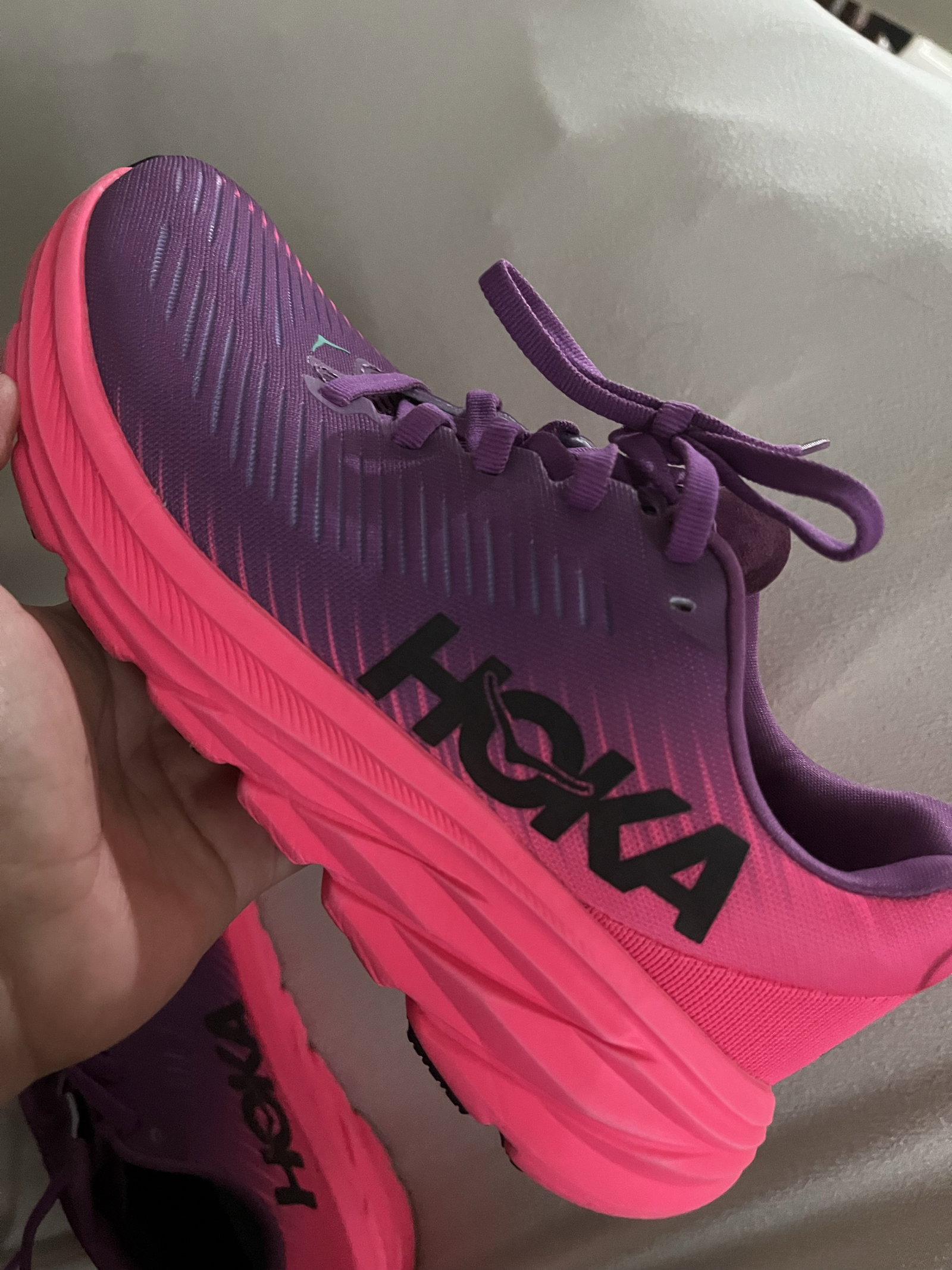Tenis Hoka Rincon 3 Talla 4 (24 MX) - Como Nuevos