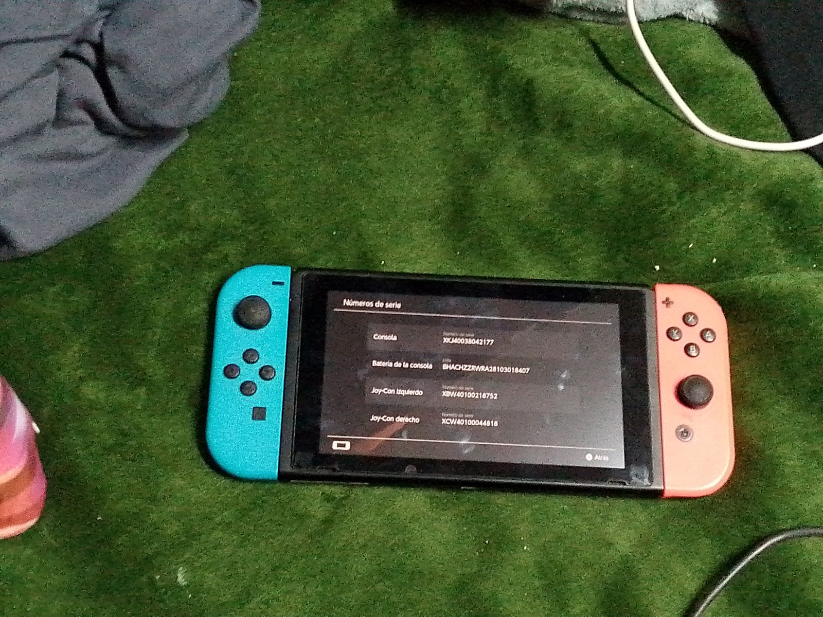 Nintendo Switch OLED con cables, base, funda y mica de cristal