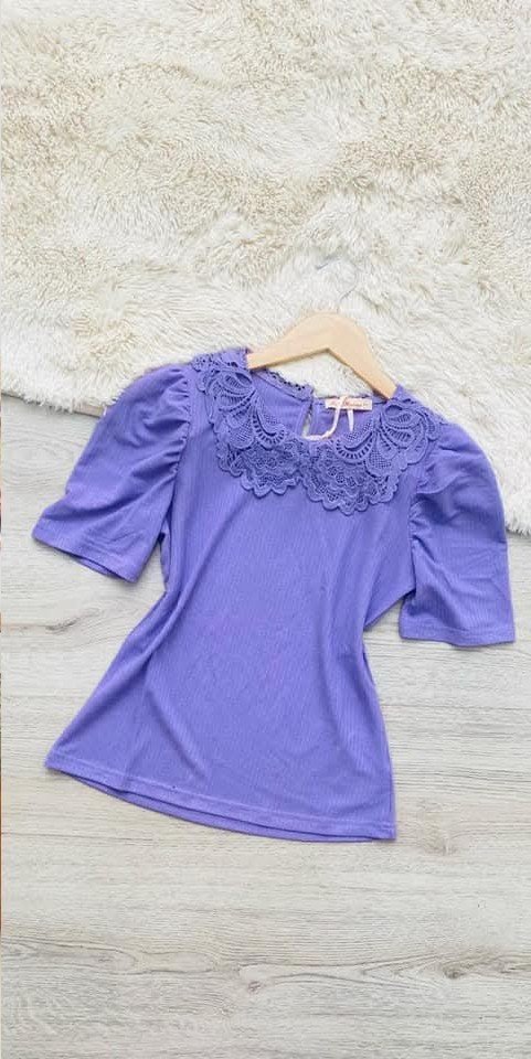 Blusa Larga Lila con Olan en Cuello y Manga Tipo Princesa