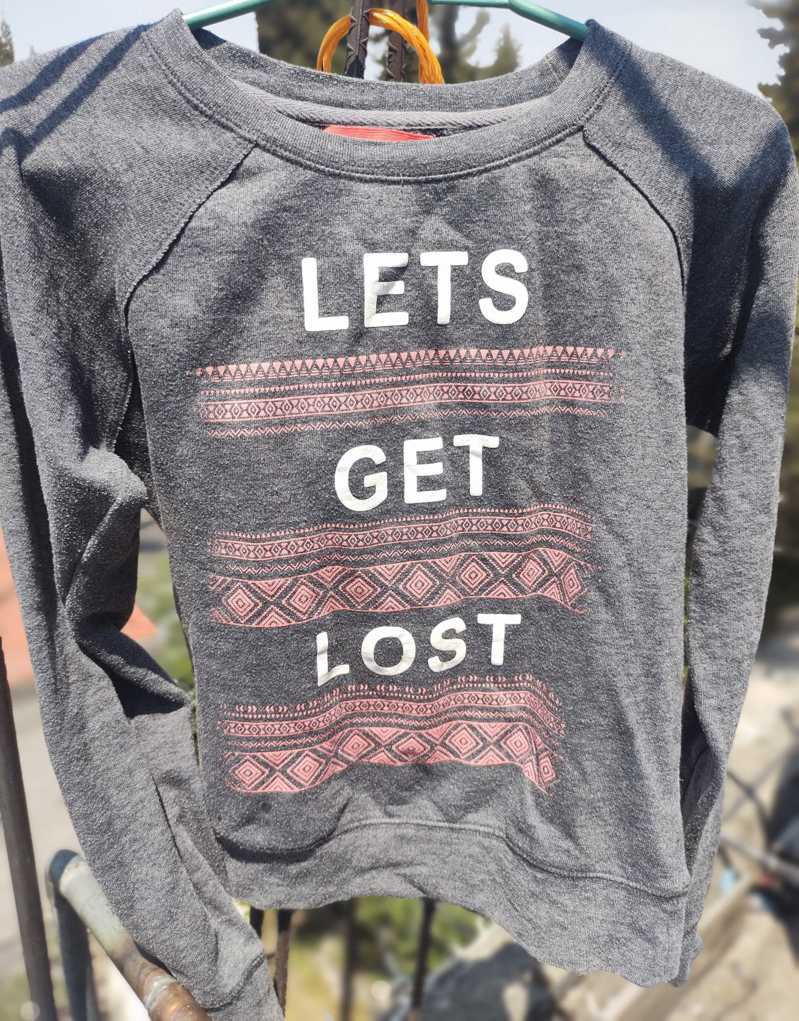 Sudadera Non Stop 'Let's Get Lost' en Excelente Estado
