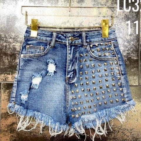 SHORT CON ESTOPEROLES METÁLICOS Y ROTOS