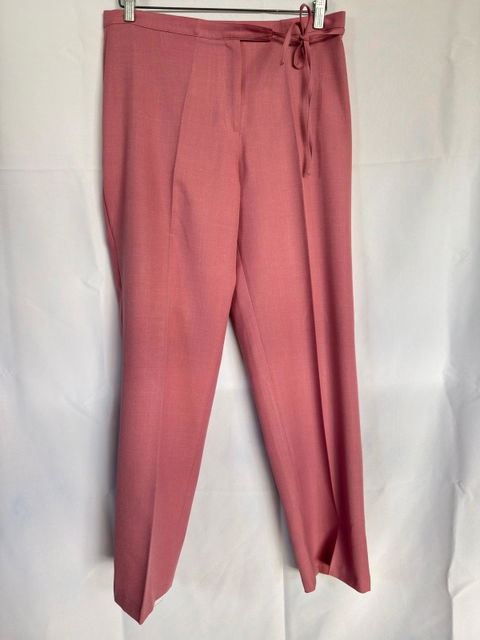 Pantalón de vestir rosa. Talla 34