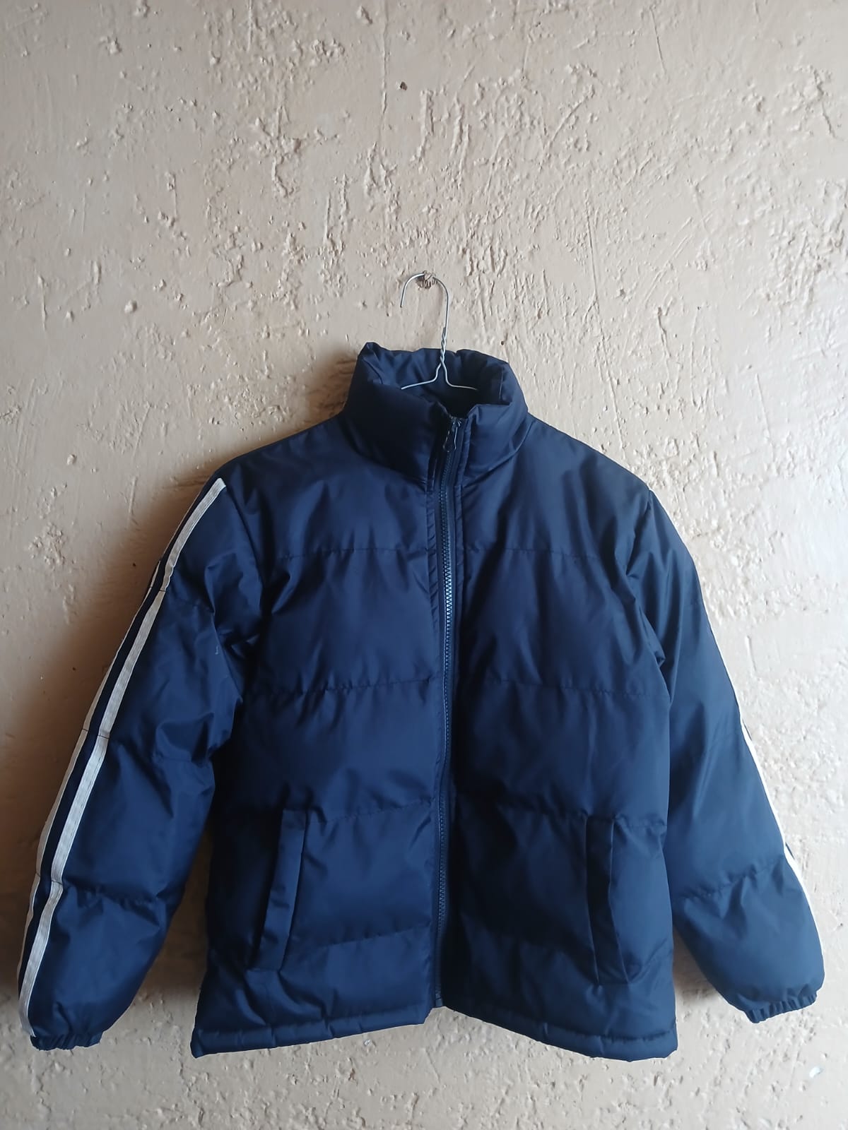 Paq de 2 Chamarra para niño talla 8 años en excelentes condiciones