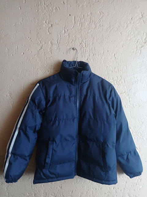 Paq de 2 Chamarra para niño talla 8 años en excelentes condiciones