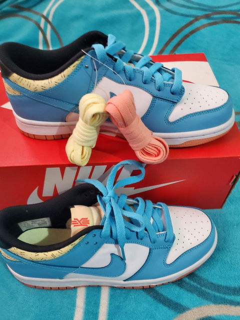 Tenis Nike Dunks Azul y Blanco con Cajas y Cuerdas Extras