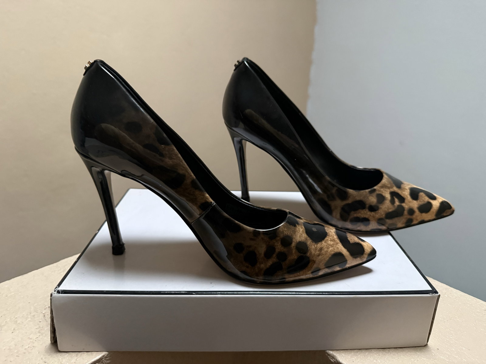 Zapatillas Guess animal print 