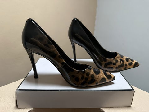 Zapatillas Guess animal print
