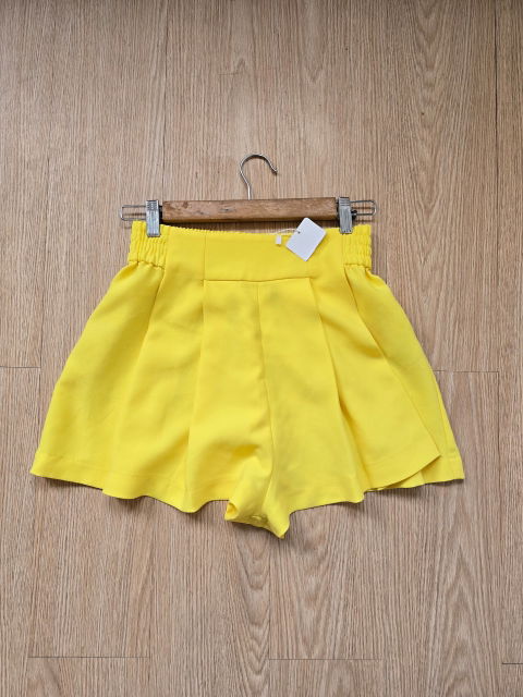 Short amarillo Trafaluc XS nuevo