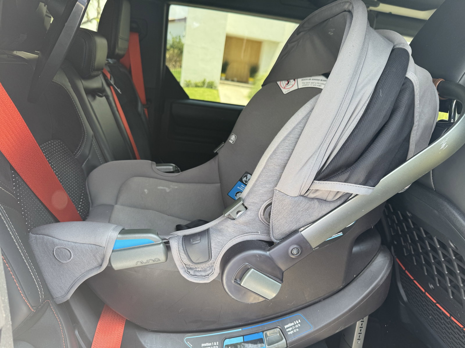 Car seat nuna usado
