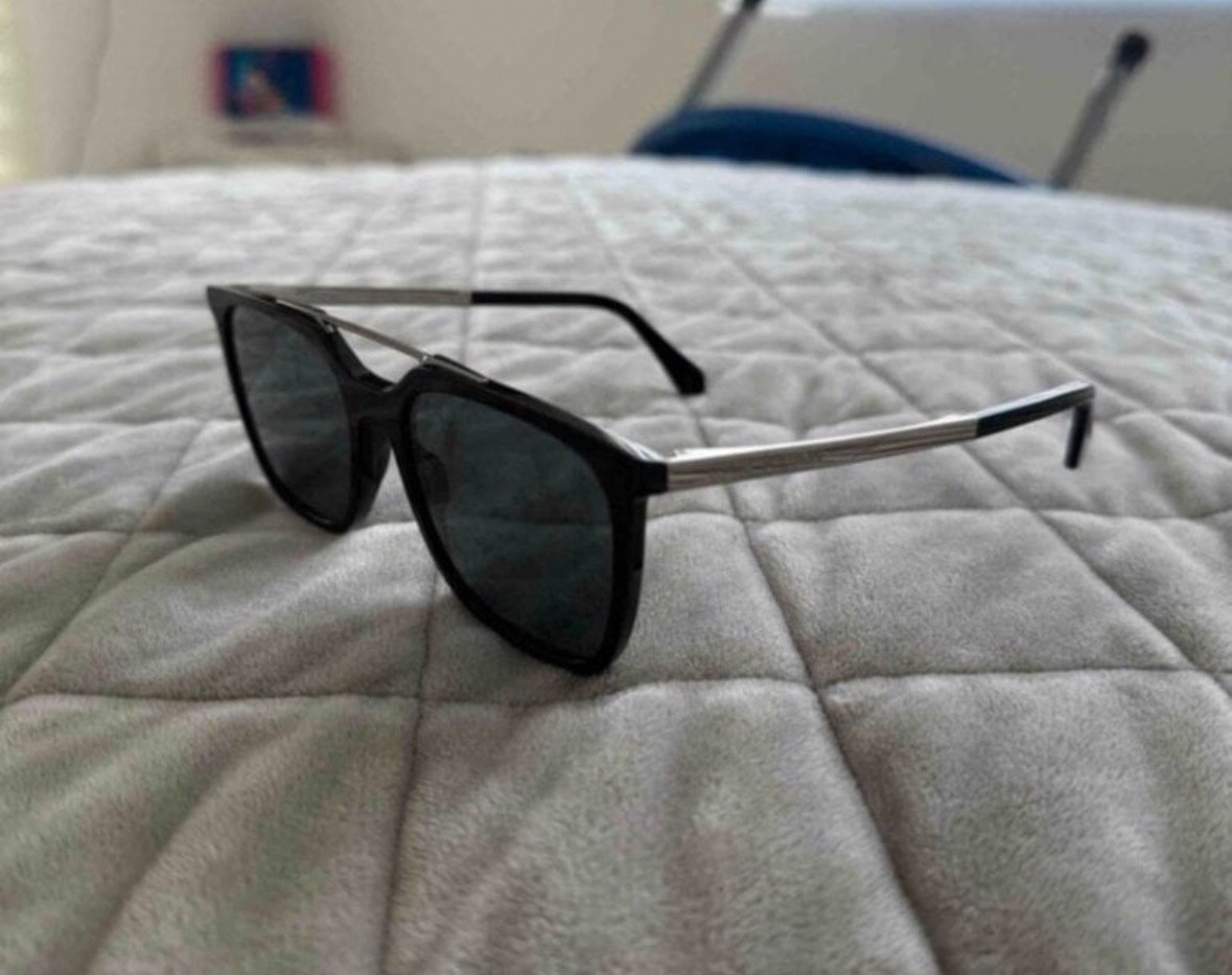 Lentes de sol de hombre originales usados 
