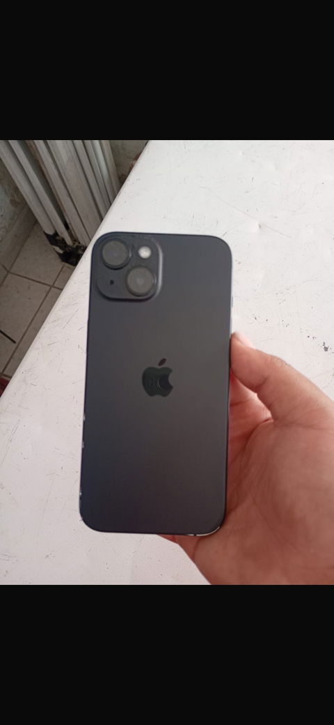 iPhone 15 128